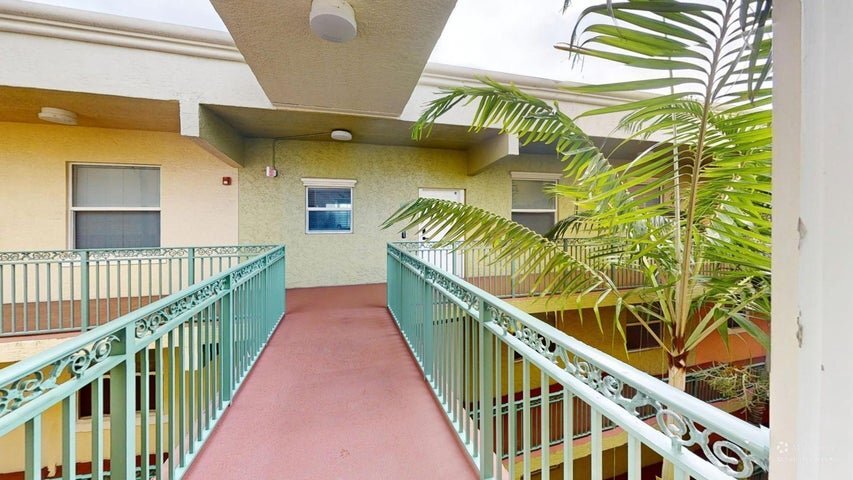Building Photo - 1610 Presidential Way