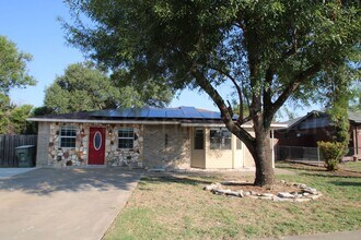 Building Photo - Spacious 4-Bedroom Home with Bonus Room, Large Yard & Solar Panels