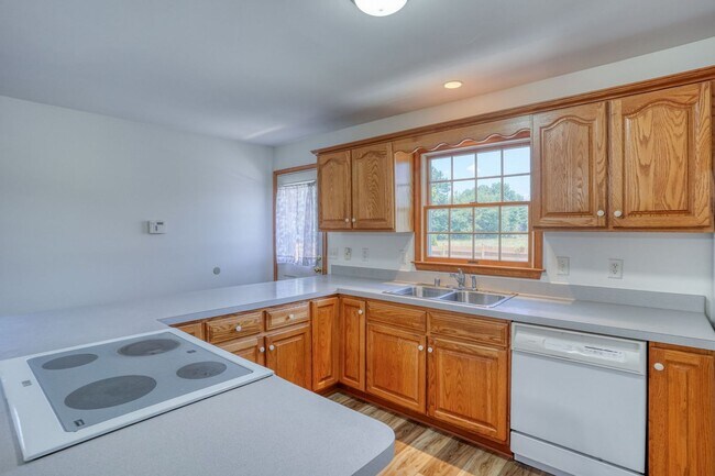Building Photo - Just What You Have Been Looking For a First Floor Primary Bedroom Suite in a Quaint Country Setting