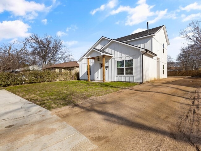 Building Photo - 3517 Mission St