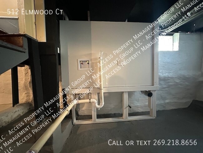Building Photo - 512 Elmwood Ct
