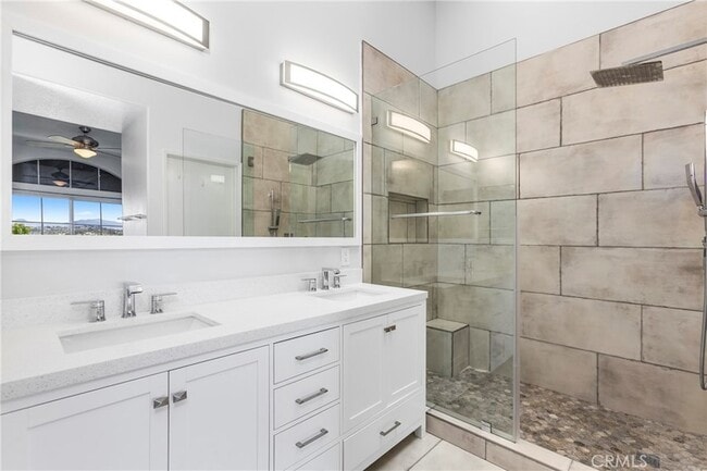 Building Photo - 10 Bravo Ln