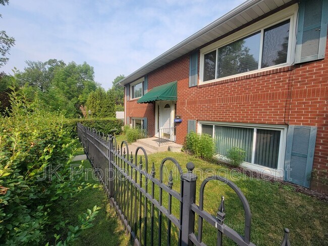 Building Photo - 1305 2nd Ave N