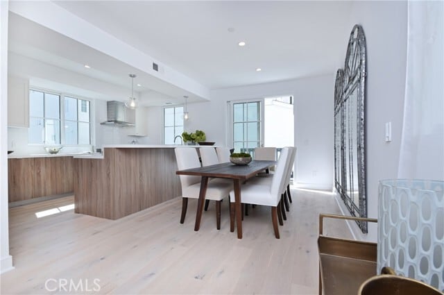 Building Photo - 4641 Cahuenga Blvd