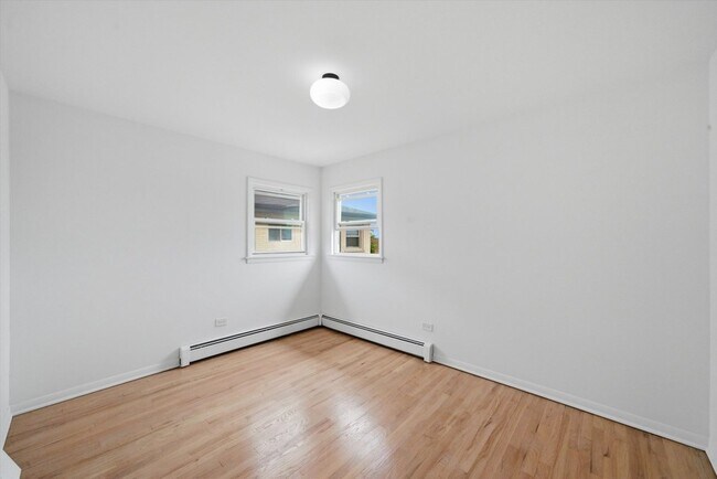 Building Photo - 7709 W Marwood Ave