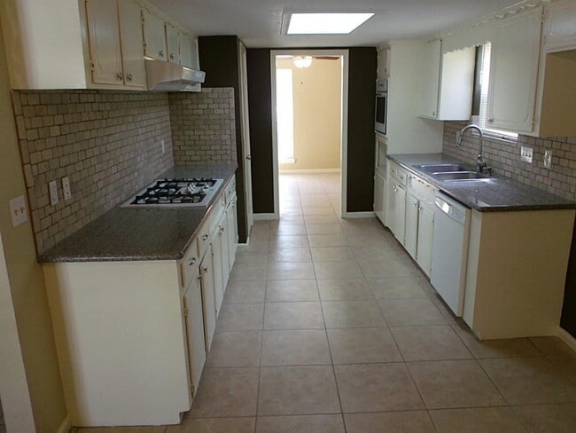 Building Photo - Home Kingwood