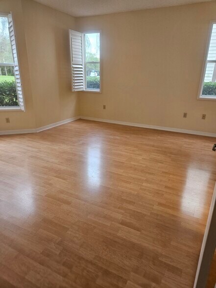 Building Photo - 1208 Clays Trl