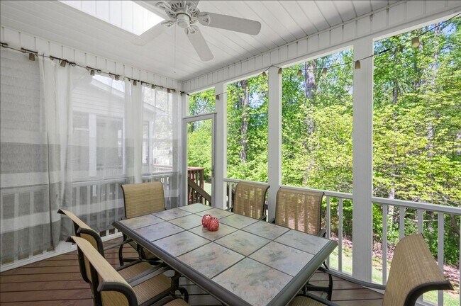 Building Photo - Townhouse in Lake Hogan Farms - 4 bedrooms - Amenities include community pool, tennis and playground