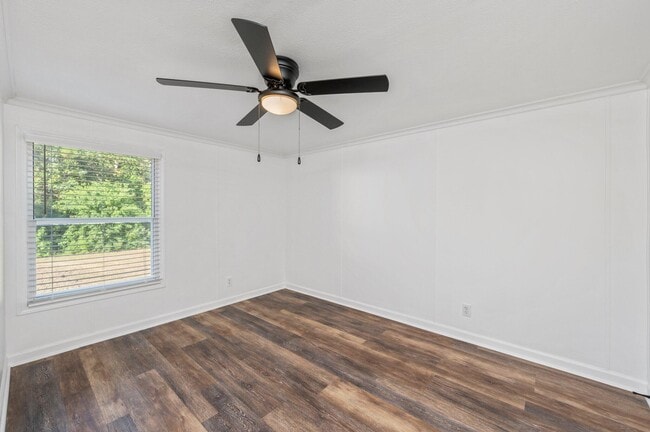 Building Photo - 264 Pinelog St