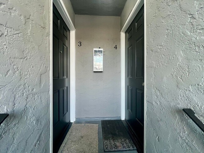 Building Photo - Modern Renovated 2-Bedroom in Santa Clara | Prime Location Near Apple, Nvidia & Major Highways