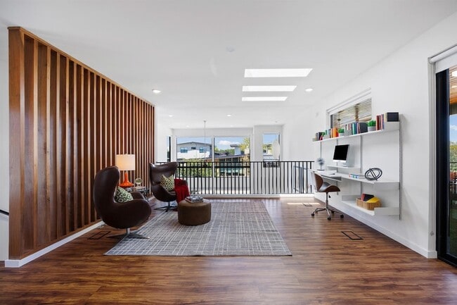 Building Photo - 480A Starlight Village Unit