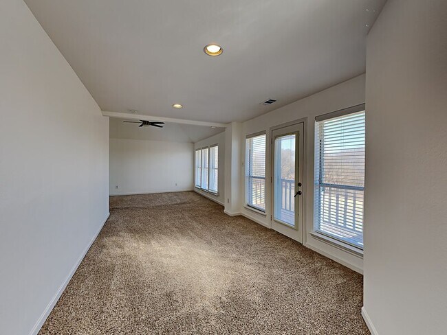 Building Photo - 4322 Duck Pond Ln