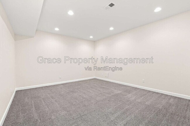 Building Photo - 8562 E 49th Pl