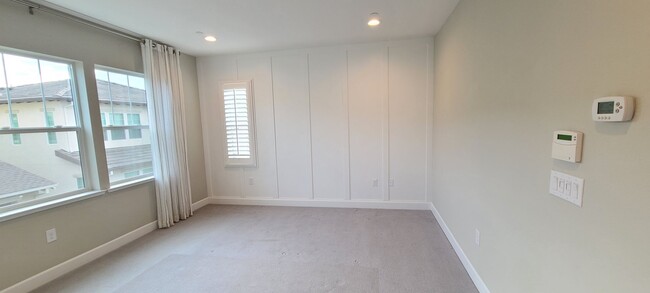 Building Photo - Gorgeous 4 Bedroom Model Home in the Cannery