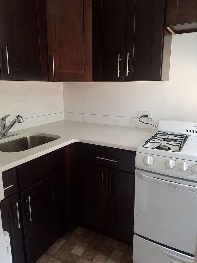 Building Photo - 1700 Lexington Ave