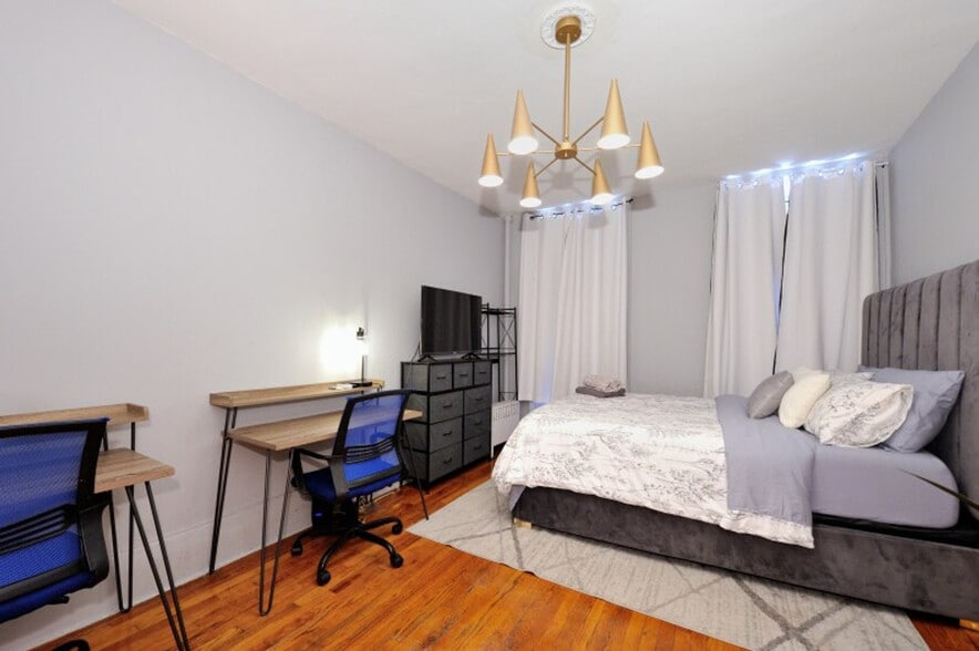 Building Photo - 173 E 91st St