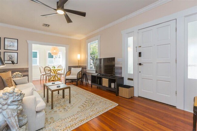 Building Photo - 917 E Broad St