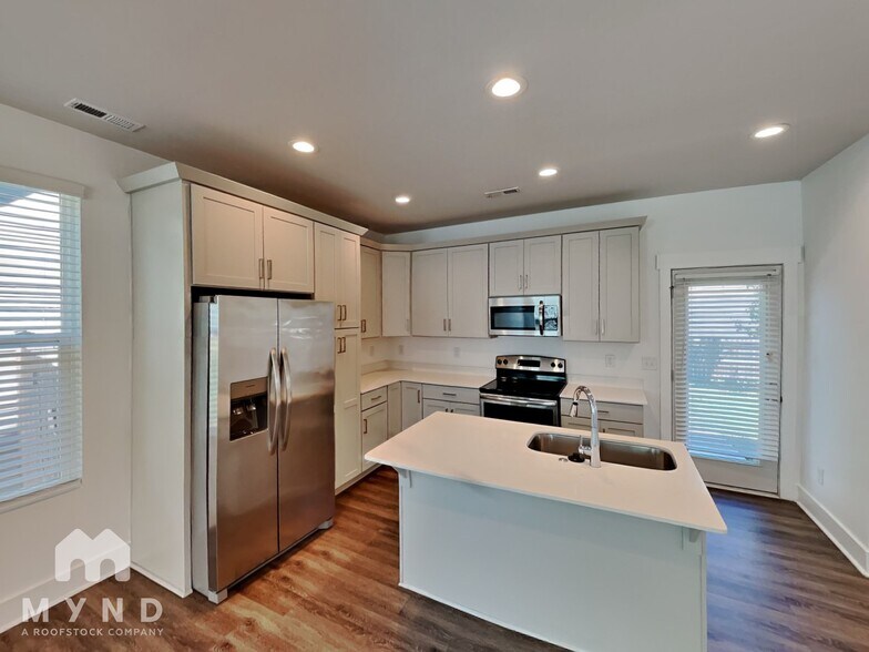 Building Photo - 3913 Ironwood St