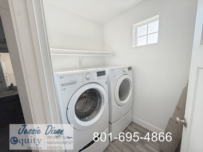 Building Photo - 1822 Parkview Dr