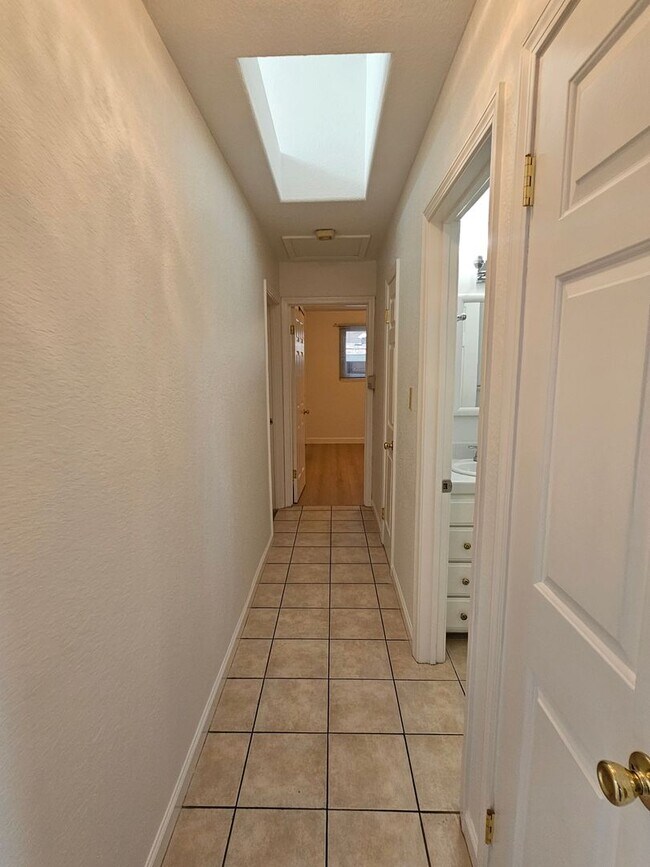 Building Photo - REGAL 4 Bed/3 Bath Home in FREMONT