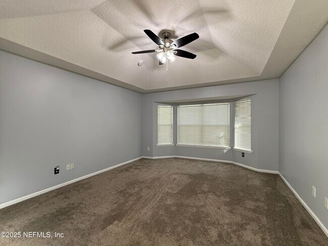 Building Photo - 12205 Madison Creek Dr