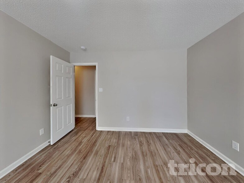 Building Photo - 204 Wexford Dr