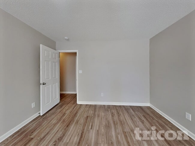 Building Photo - 204 Wexford Dr