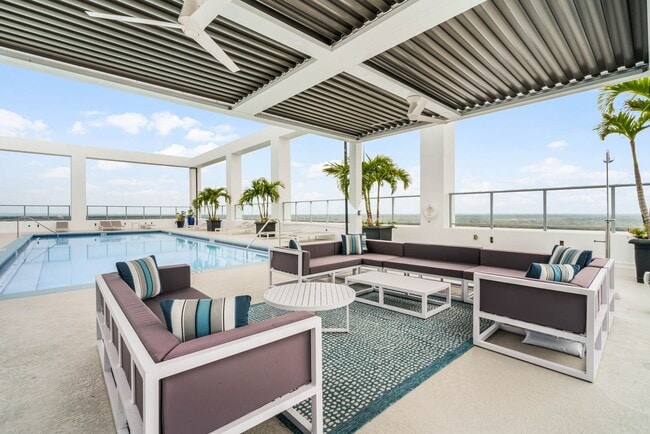 Building Photo - Luxury Corner Unit in Downtown Orlando’s Premier High-Rise Building