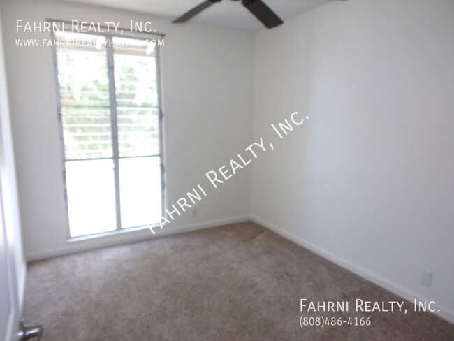 Building Photo - PALEHUA GARDENS - Upgraded 3 Bedroom Townhome