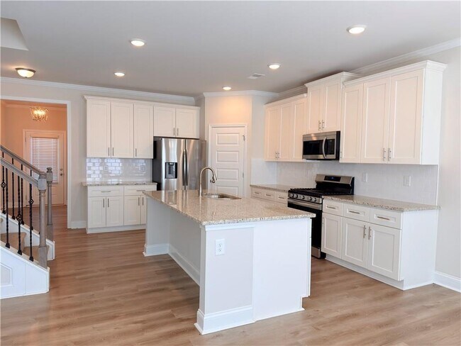 Building Photo - 470 Hellen Vly Dr