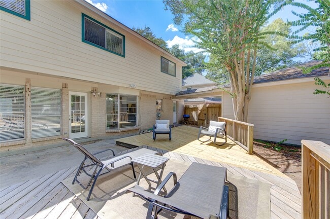 Building Photo - 17206 Seven Pines Dr