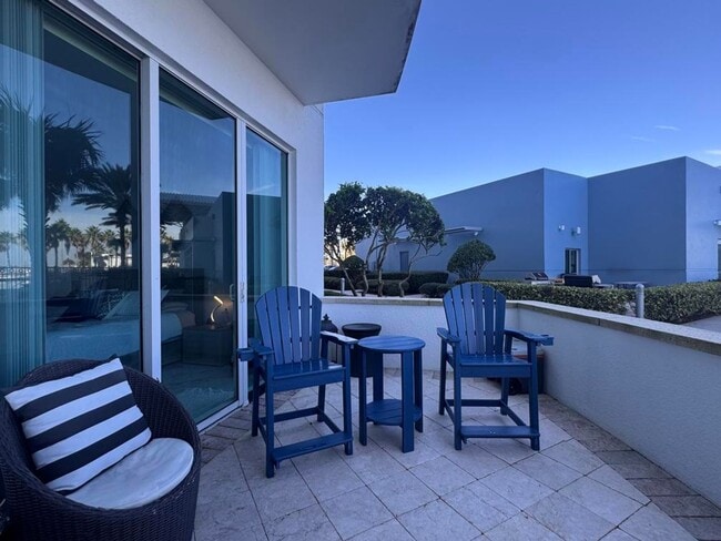 Building Photo - 2/2 in Marina Grande