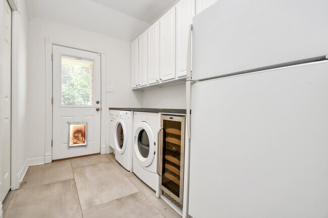 Building Photo - 4003 Perry Knoll Ct