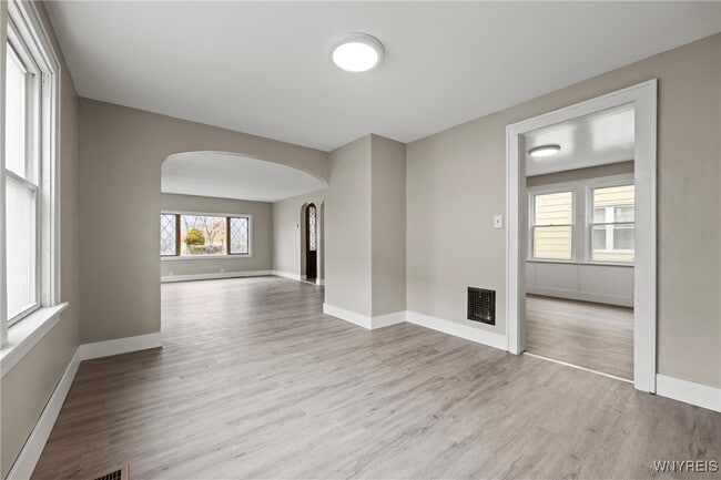 Building Photo - 2615 Genesee St