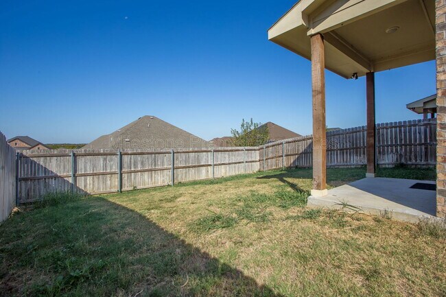 Building Photo - 3908 Ashton Dr