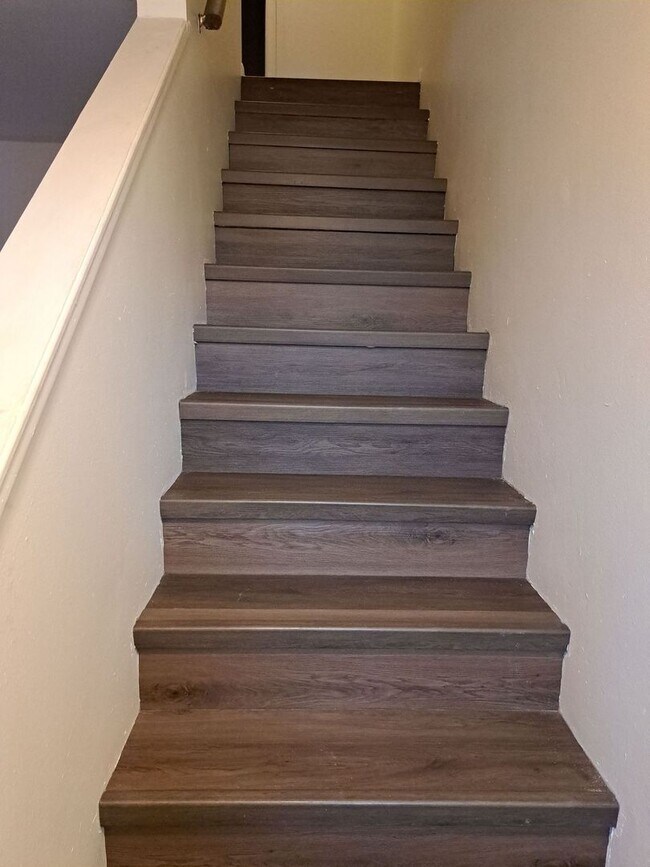 Building Photo - 1514 Kraft Ave