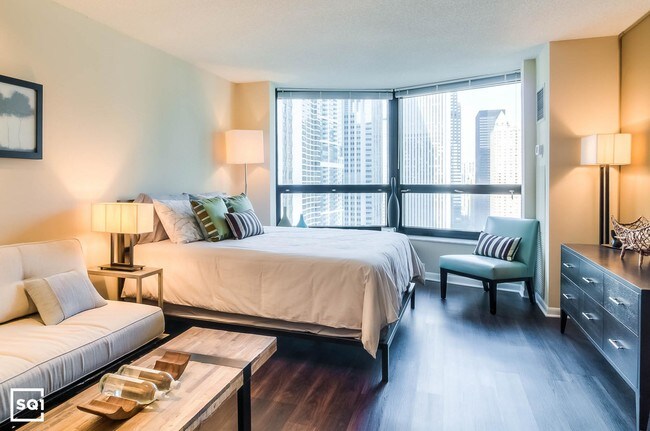 Building Photo - LAKESHORE EAST: Panoramic Views!