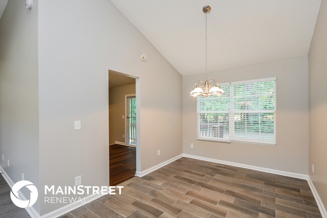 Building Photo - 592 Pinnacle Point