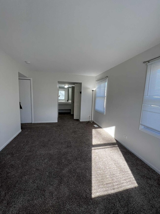 Building Photo - 1700 Fayette Walk