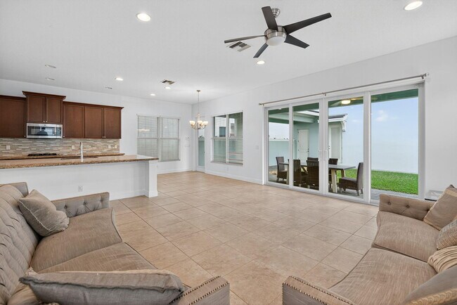 Building Photo - 4029 Faraday Wy