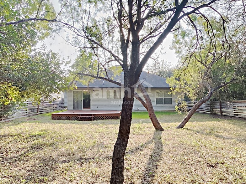 Building Photo - 10542 Westfield Pl