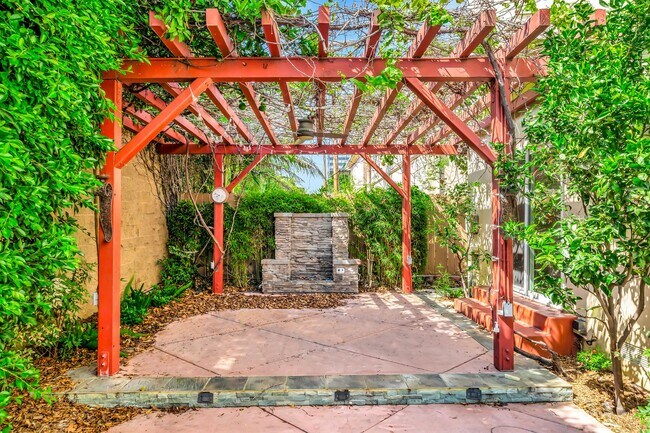 Building Photo - 3533 Tuller Ave
