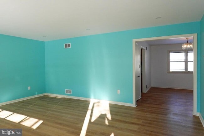 Building Photo - 25 Homestead Dr