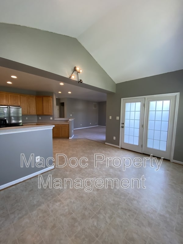 Building Photo - 5619 Joshua Tree Cir