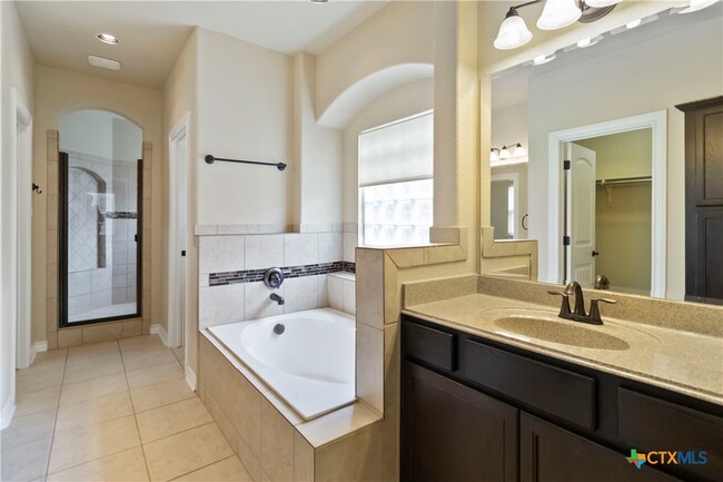 Building Photo - 3621 Cinkapin Dr
