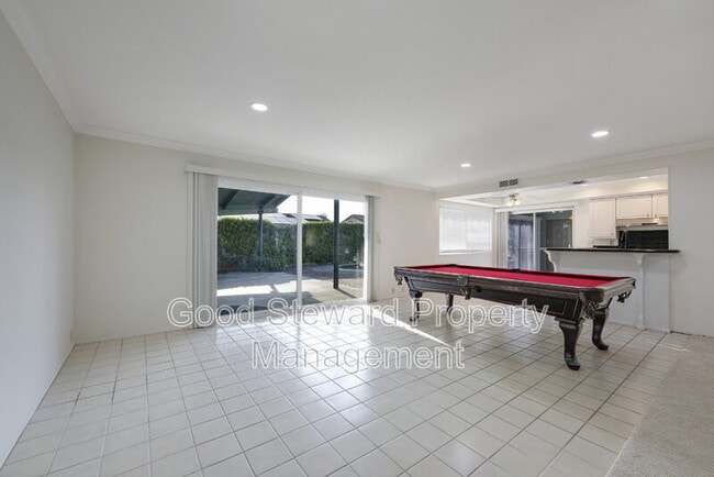 Building Photo - 5111 Roxborough Dr