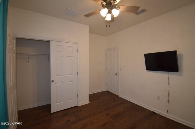Building Photo - 231 Turtle Cove