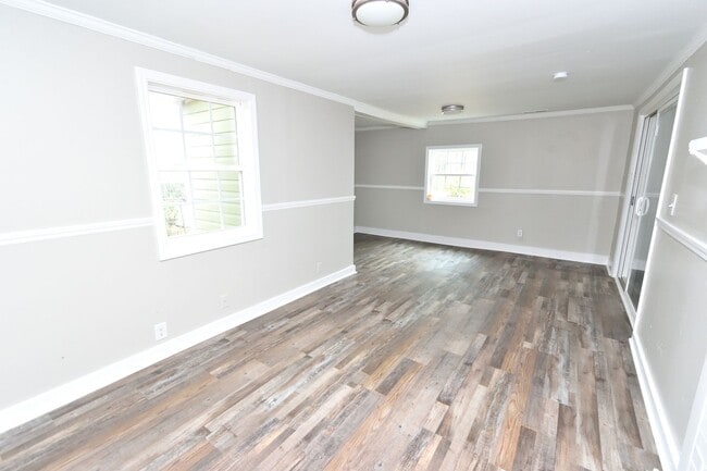 Building Photo - 1577 Charter Dr