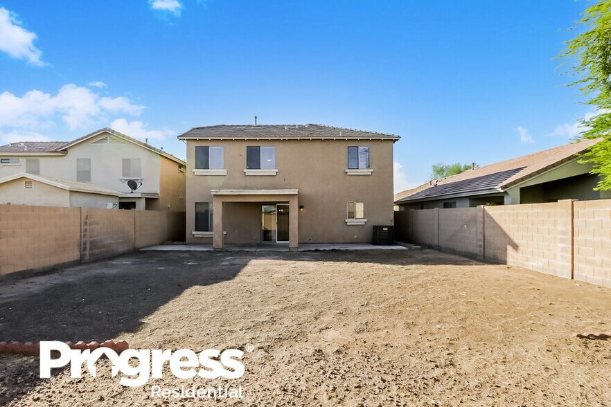 Building Photo - 6736 W Desert Ln