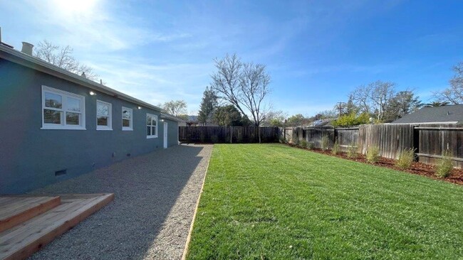 Building Photo - Walnut Creek Gorgeous 3-bedroom 2 bath hom...